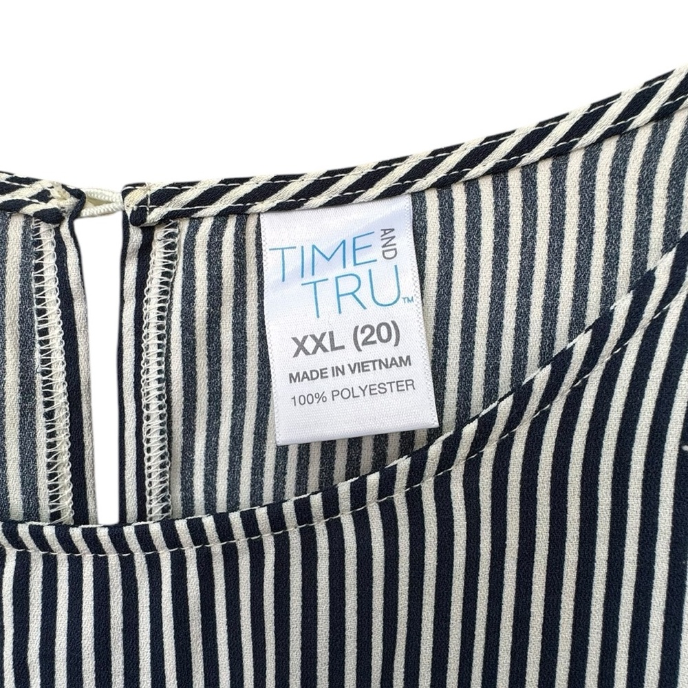 Time & Tru Navy & White Vertical Striped Top size 20 - Picture 2 of 7